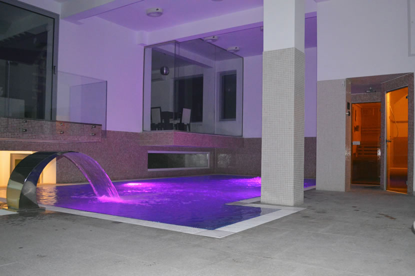 Piscina rezidentiala interioara - medalia de aur APPW editia2